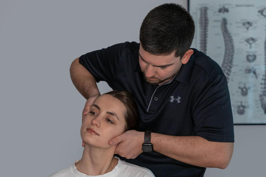 Boyun ağrısı için spinal manipülasyon uygulaması